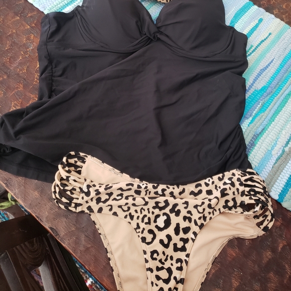 CHEEKINI BIKINI BOTTOMS - Picture 2 of 7